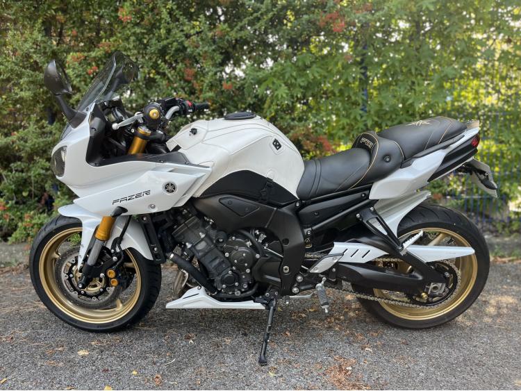 YAMAHA FZ8 FAZER